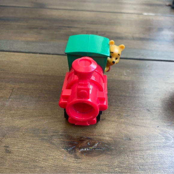 1995 Winnie the Pooh 40th anniversary car toy - Picture 7 of 8